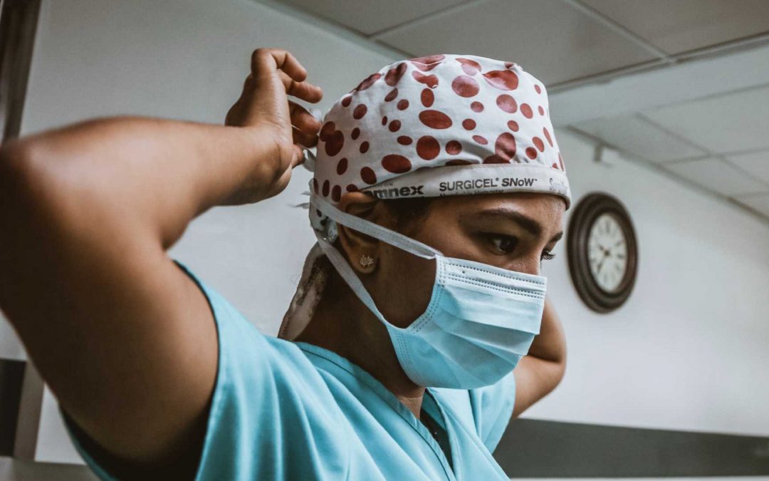 España contratará 10.000 sanitarios para luchar contra la COVID-19